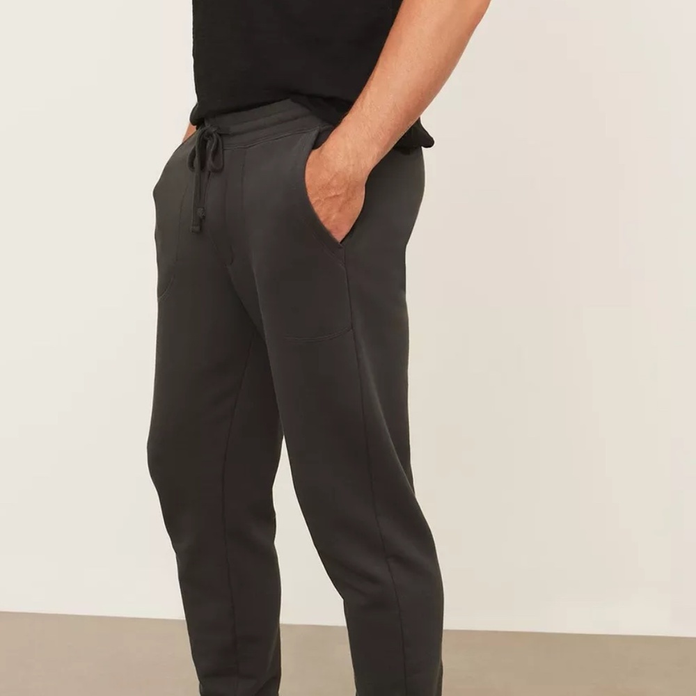 Vince Men's Jogger in Black